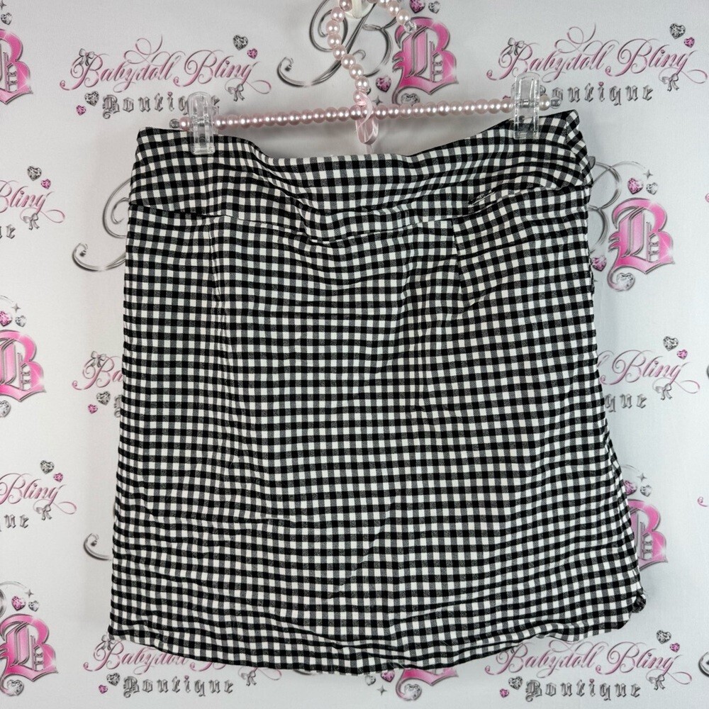 S.c & co skort shorts underneath Stylish Black and White Checkered Mini Skirt - Picture 2 of 11